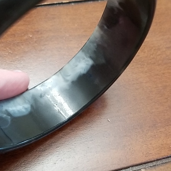 BLACK π€ BANGLE - Picture 3 of 5